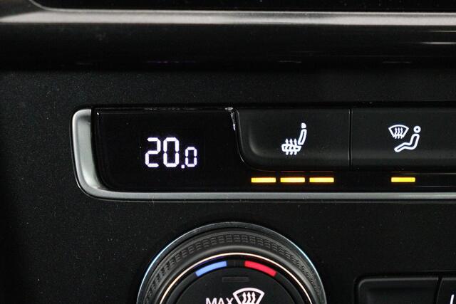Volkswagen GOLF 1.0 TSI Comfortline | Stoelverwarming | Carplay | Adaptive cruise | Navigatie | Massage | Climate control | PDC | Bluetooth