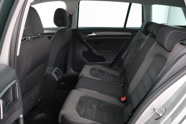 Volkswagen GOLF 1.0 TSI Comfortline | Stoelverwarming | Carplay | Adaptive cruise | Navigatie | Massage | Climate control | PDC | Bluetooth