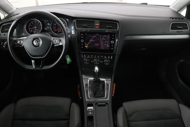 Volkswagen GOLF 1.0 TSI Comfortline | Stoelverwarming | Carplay | Adaptive cruise | Navigatie | Massage | Climate control | PDC | Bluetooth