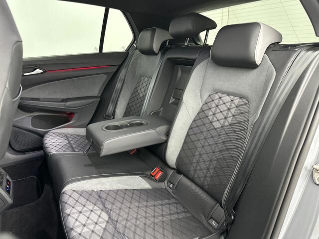 Volkswagen GOLF 1.5 eTSI R-Line Pano ACC Lane Sfeer