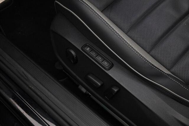 Volkswagen GOLF 1.4 245 pk DSG eHybrid GTE | Panoramadak | Leder | LED mistlampen | Geheugenstoel | IQ Light | Stoelventilatie | Achteruitrijcamera