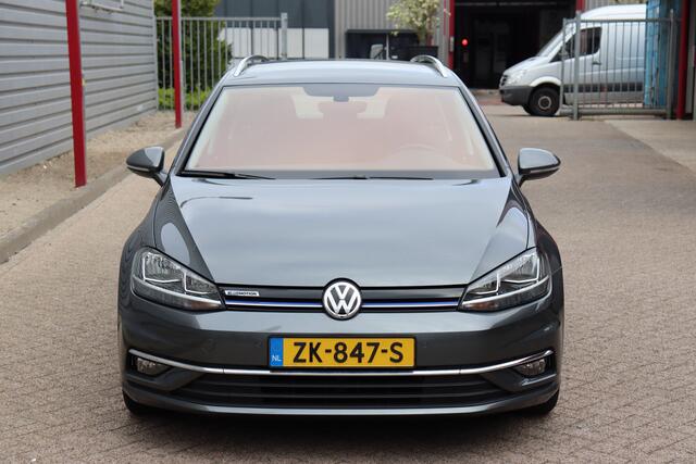 Volkswagen GOLF Variant 1.5 TSI Comfortline Business O.a: Afn. Haak, Stoelverw + Massage, ACC, Carplay, Etc. All-in prijs!
