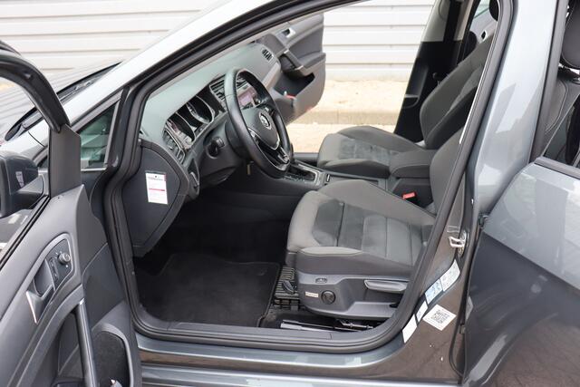 Volkswagen GOLF Variant 1.5 TSI Comfortline Business O.a: Afn. Haak, Stoelverw + Massage, ACC, Carplay, Etc. All-in prijs!