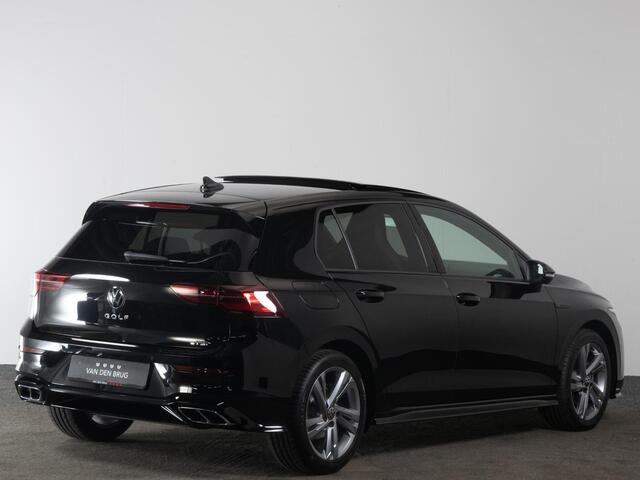 Volkswagen GOLF R-Line 1.5 eTSI 130 PK | Led Matrix IQ | Panoramadak | Achteruitrijcamera | Travel Assist |