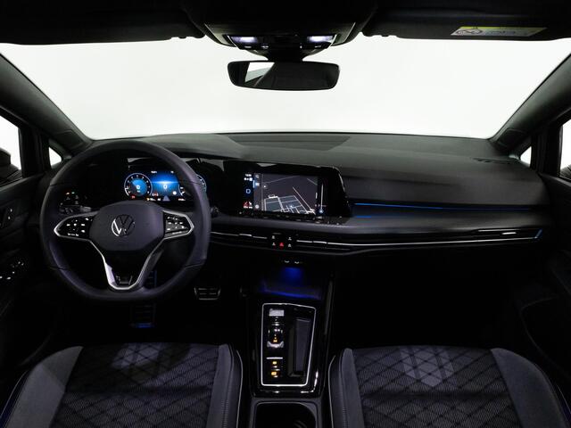 Volkswagen GOLF R-Line 1.5 eTSI 130 PK | Led Matrix IQ | Panoramadak | Achteruitrijcamera | Travel Assist |