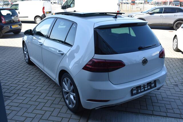 Volkswagen GOLF 1.6 TDI Highline IQ DRIVE PANO