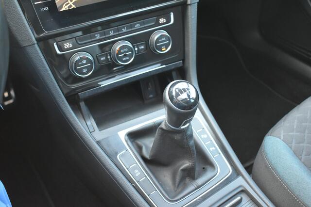 Volkswagen GOLF 1.6 TDI Highline IQ DRIVE PANO