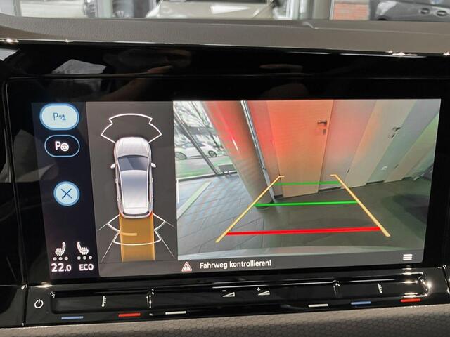Volkswagen GOLF 1.4 eHybrid GTE ** IQ LIGHT, BLACK STYLE, PANORAMA, ALARM, 18-inch LMV, STUURVERW. ** Slechts 1.650km. - VW GAR tot 12-2026 ** ** INFORMEER OOK NAAR ONZE AANTREKKELIJKE FINANCIAL-LEASE TARIEVEN **