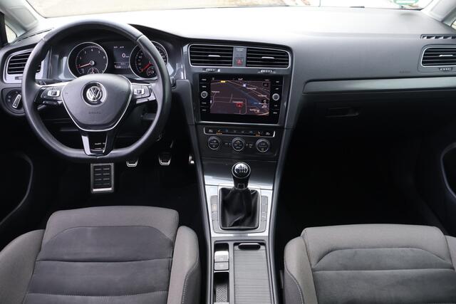 Volkswagen GOLF 1.5 TSI Highline | AllSeason | LED | Dashcam |