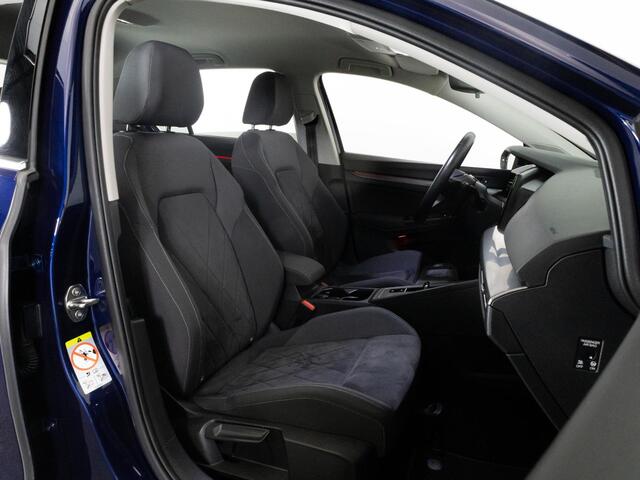 Volkswagen GOLF Style 1.4 204 PK DSG eHybrid AUTOMAAT | LED | Stoel & Stuurverwarming | Elek. stoel | Navigatie |