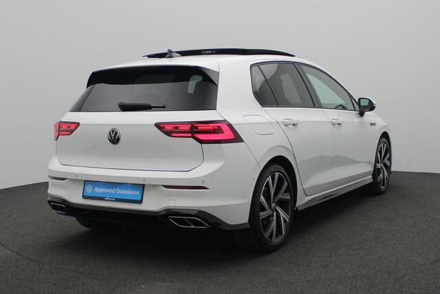 Volkswagen GOLF 1.5 eTSI 150 pk DSG R-Line | Panoramadak | Trekhaak | Harman/Kardon | IQ Light | Head-up display | Stoel-/achterbankverwarming