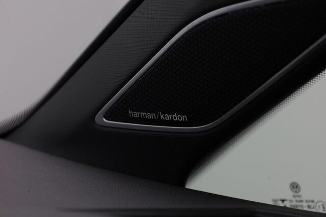Volkswagen GOLF 1.5 eTSI 150 pk DSG R-Line | Panoramadak | Trekhaak | Harman/Kardon | IQ Light | Head-up display | Stoel-/achterbankverwarming