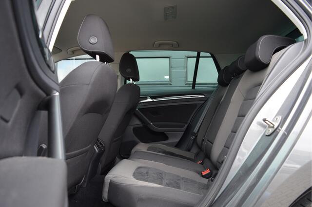Volkswagen GOLF 1.5 TSI Highline Business R-LINE | AUTOMAAT | ACC | CAMERA |