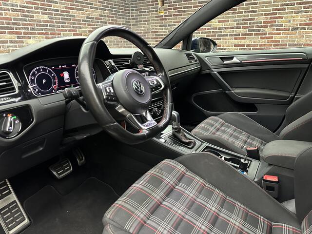 Volkswagen GOLF 2.0 TSI GTI Performance Panorama Virtual DSG Stoelverwarming