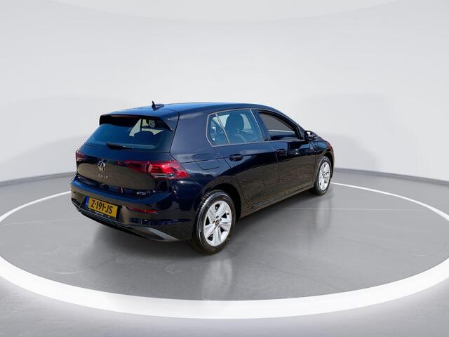 Volkswagen GOLF 1.0 eTSI Life 110PK | All-season banden | Apple Carplay | Android auto | Climatronic | fabrieksgarantie tot 11-01-2028 of 100.000KM