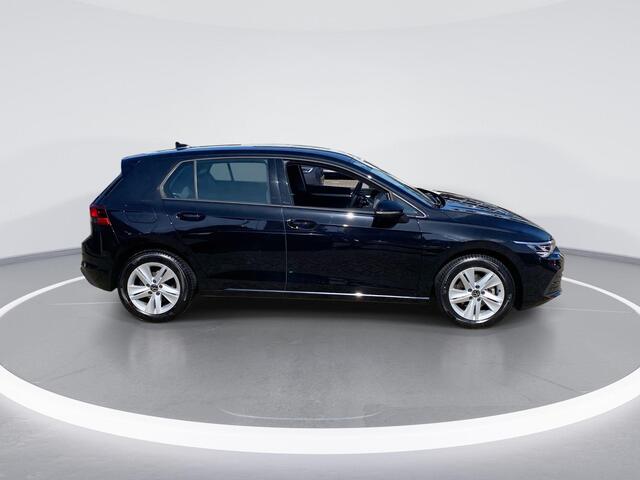 Volkswagen GOLF 1.0 eTSI Life 110PK | All-season banden | Apple Carplay | Android auto | Climatronic | fabrieksgarantie tot 11-01-2028 of 100.000KM