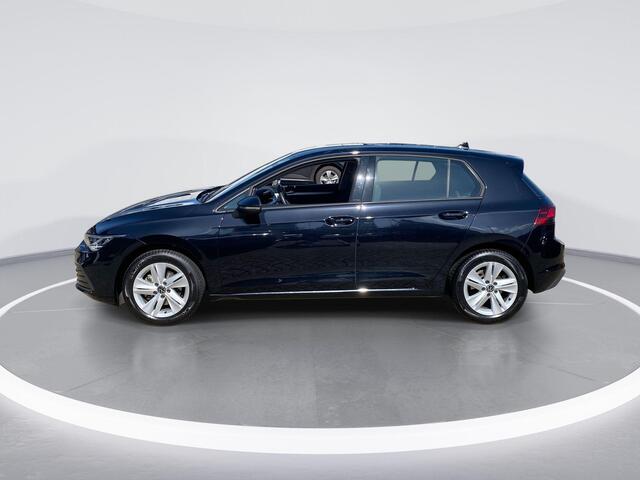 Volkswagen GOLF 1.0 eTSI Life 110PK | All-season banden | Apple Carplay | Android auto | Climatronic | fabrieksgarantie tot 11-01-2028 of 100.000KM