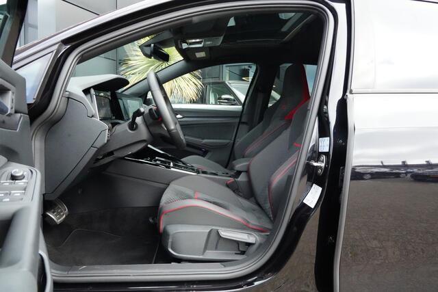 Volkswagen GOLF 8 2.0 TSI GTI Clubsport 300pk Panoramadak/Stoelverwarming/Camera
