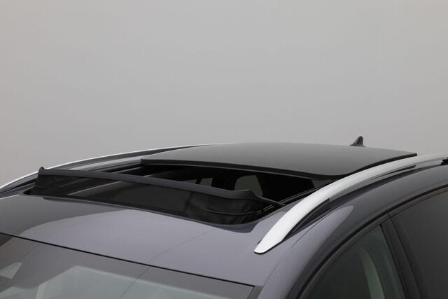 Volkswagen GOLF Variant 1.5 eTSI 110 pk DSG Style | Trekhaak | Panoramadak | Geheugen-/massagestoel | Rondomzicht camera | Navigatie | Stoelverwarming
