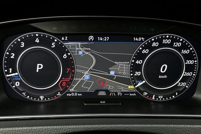 Volkswagen GOLF 2.0 TSI 4Motion R | Akrapovic | Panoramadak | Lederen Bekleding | Adaptieve cruise control | Elektrisch verstelbare en verwarmbare stoelen