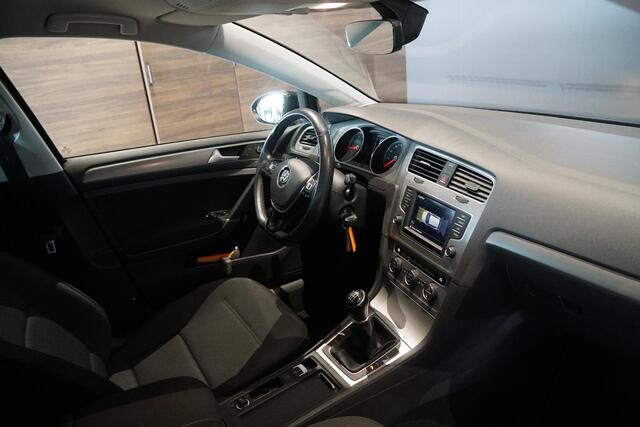 Volkswagen GOLF 1.0 TSI Comfortline + APPLE CARPLAY / DAB