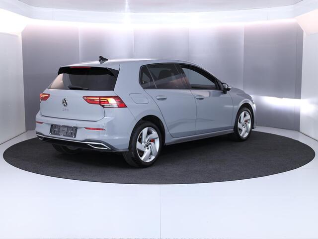 Volkswagen GOLF 1.4 eHybrid GTE 245 pk Automaat (DSG) | Navigatie | Parkeersensoren | Adaptieve cruise control | Stoelverwarming | Full-LED koplampen |