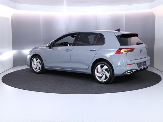 Volkswagen GOLF 1.4 eHybrid GTE 245 pk Automaat (DSG) | Navigatie | Parkeersensoren | Adaptieve cruise control | Stoelverwarming | Full-LED koplampen |