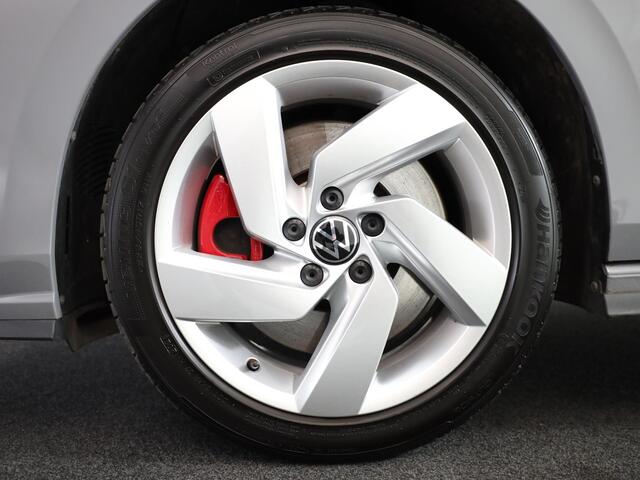 Volkswagen GOLF 1.4 eHybrid GTE 245 pk Automaat (DSG) | Navigatie | Parkeersensoren | Adaptieve cruise control | Stoelverwarming | Full-LED koplampen |
