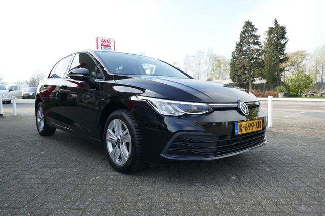 Volkswagen GOLF 1.5 TSI LIFE 131 PK VIRTUAL COCKPIT/NAVIGATIE/PARKEER V+A