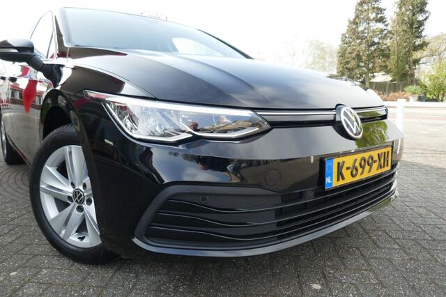Volkswagen GOLF 1.5 TSI LIFE 131 PK VIRTUAL COCKPIT/NAVIGATIE/PARKEER V+A