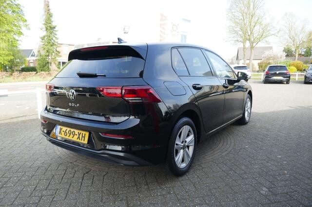 Volkswagen GOLF 1.5 TSI LIFE 131 PK VIRTUAL COCKPIT/NAVIGATIE/PARKEER V+A