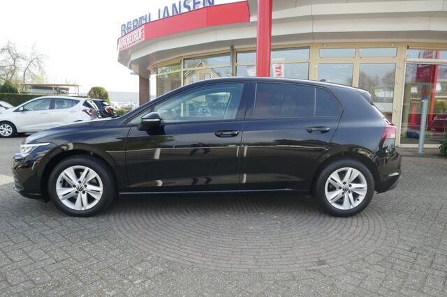 Volkswagen GOLF 1.5 TSI LIFE 131 PK VIRTUAL COCKPIT/NAVIGATIE/PARKEER V+A