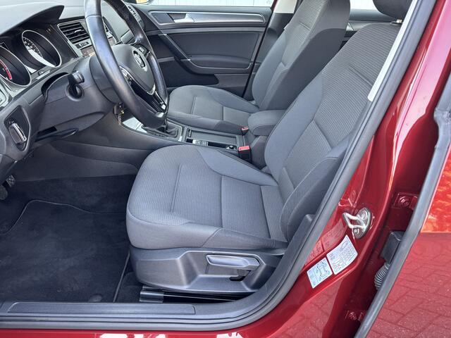 Volkswagen GOLF 1.0 TSI Highline [ Fm navi,ecc,pdc,lmv,apple carplay,trekhaak ]