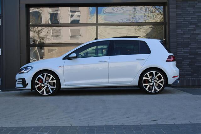 Volkswagen GOLF 2.0 TSI GTI Performance | PANO | MAXTON | CARBON STUUR | KEYLESS | DYNAUDIO |