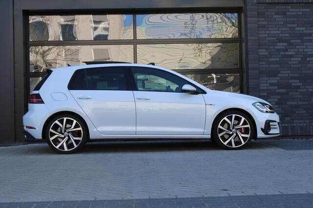 Volkswagen GOLF 2.0 TSI GTI Performance | PANO | MAXTON | CARBON STUUR | KEYLESS | DYNAUDIO |