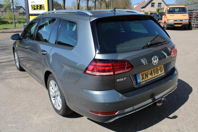 Volkswagen GOLF Variant 1.5 TSI Comfortline Business Climate control, Navi, CC, Trekhaak, Achteruitrij camera, Parksens. V en A, Apple/Android carplay, Leder, 16" LMV