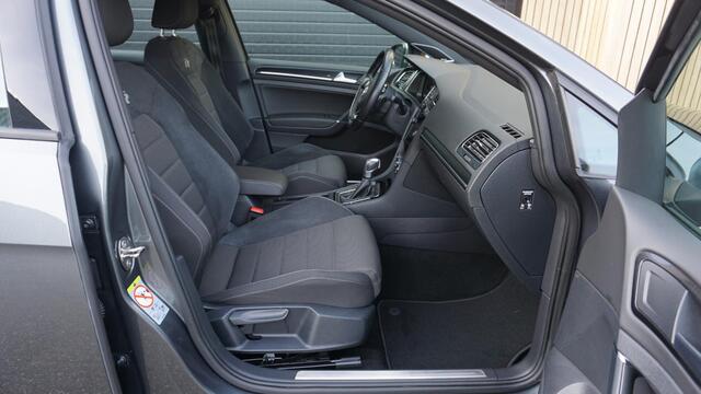 Volkswagen GOLF 7.5 R20 Variant 2.0 TSI 300pk 4Motion DynAudio Virtual Cockpit Keyless LED 18inch LM App-Connect 74786km!