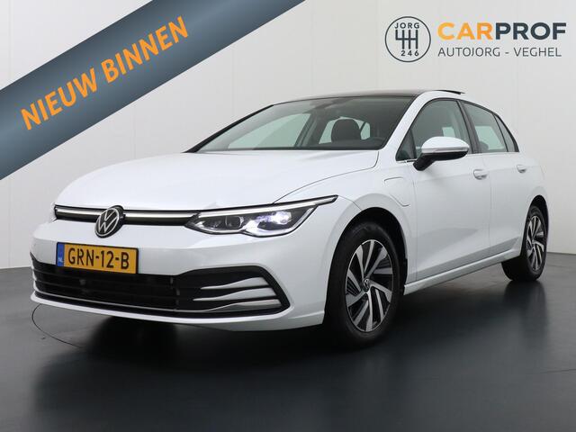 Volkswagen GOLF 1.4 eHybrid Style Camera | Pano Dak | Navigatie | Stoelverwarming