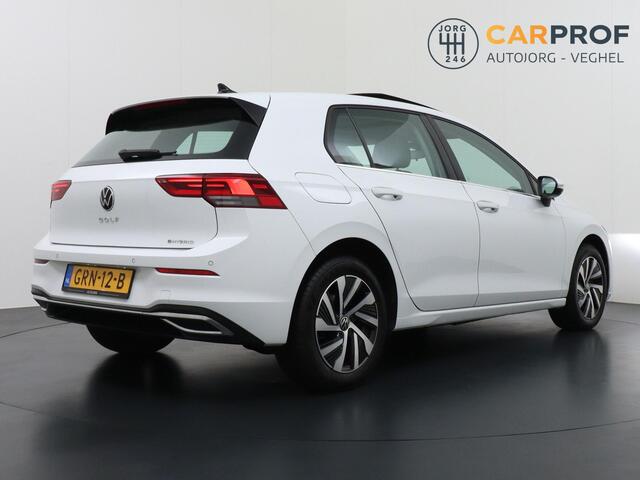 Volkswagen GOLF 1.4 eHybrid Style Camera | Pano Dak | Navigatie | Stoelverwarming