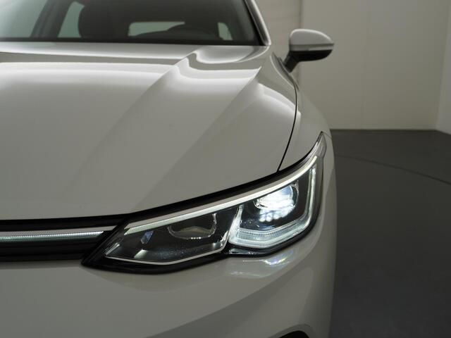 Volkswagen GOLF 1.4 eHybrid Style Camera | Pano Dak | Navigatie | Stoelverwarming