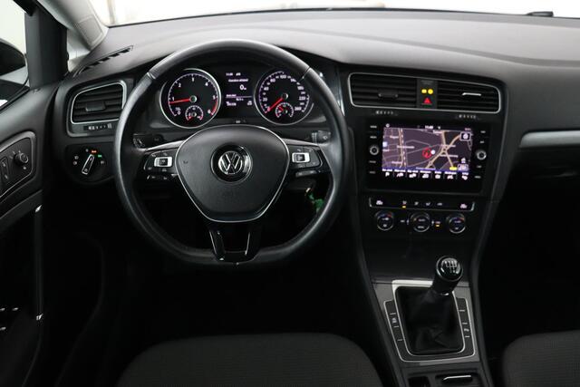 Volkswagen GOLF 1.6 TDI Comfortline | Trekhaak | Carplay | Adaptive cruise | Navigatie | Climate control | Parkeerhulp | LED | Bluetooth | Regen-/lichtsensor