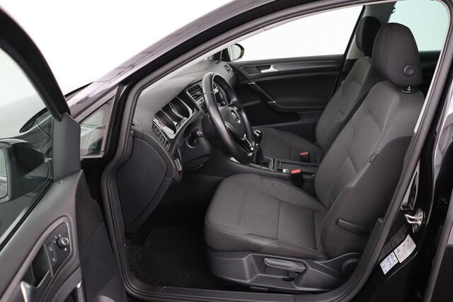 Volkswagen GOLF 1.6 TDI Comfortline | Trekhaak | Carplay | Adaptive cruise | Navigatie | Climate control | Parkeerhulp | LED | Bluetooth | Regen-/lichtsensor