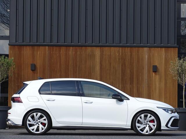 Volkswagen GOLF GTE 245PK automaat / R-Line / RNS / IQ-LED