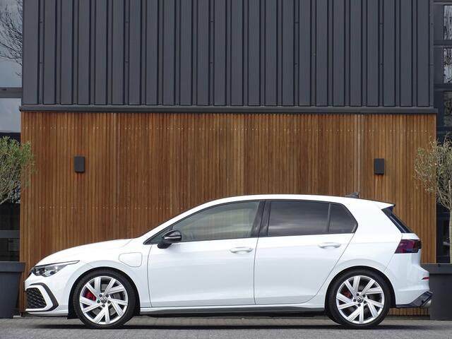 Volkswagen GOLF GTE 245PK automaat / R-Line / RNS / IQ-LED
