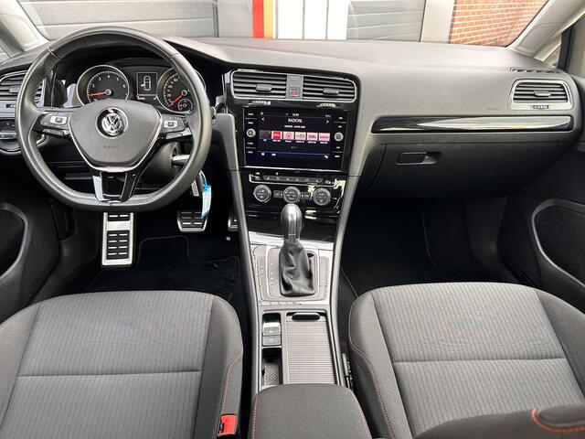 Volkswagen GOLF 1.5 TSI Highline | 19 Inch | Verwarmde Zetels | Carplay |