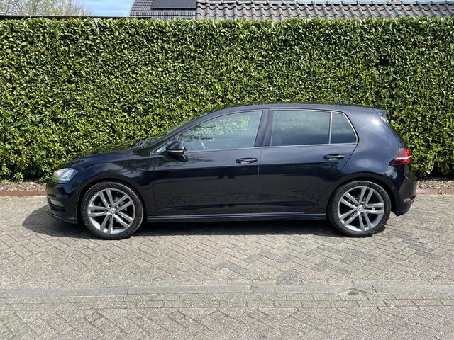 Volkswagen GOLF 1.4 TSI Highline Business R-Line BTW'er, 18" LM, Navigatie, Adaptive cruise controle.