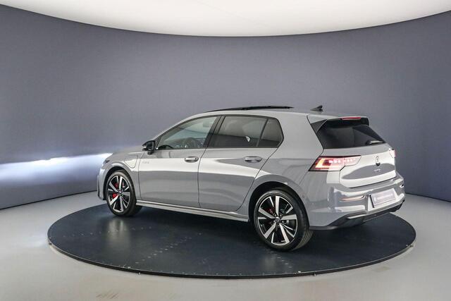 Volkswagen GOLF GTE 1.5 TSI eHybrid 272pk DSG Automaat Panoramadak, Adaptive cruise control, Head up display, Navigatie, Parkeersensoren, LED matrix koplampen, Achteruitrijcamera