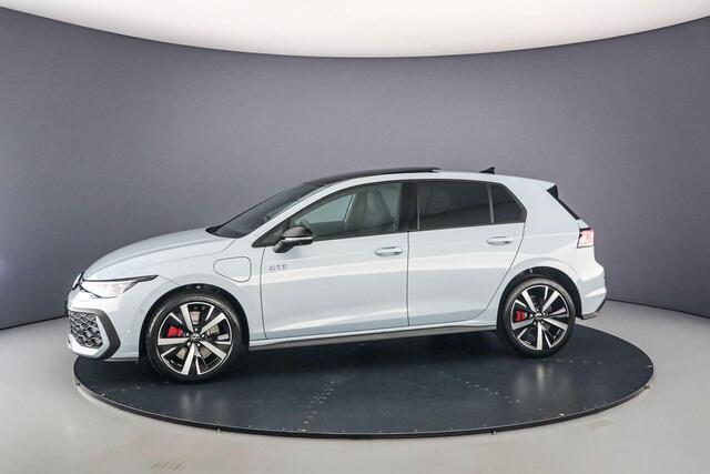 Volkswagen GOLF GTE 1.5 TSI eHybrid 272pk DSG Automaat Panoramadak, Adaptive cruise control, 360 camera, LED matrix koplampen, Head up display, Navigatie, Achteruitrijcamera, Stoelverwarming