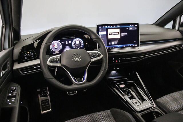 Volkswagen GOLF GTE 1.5 TSI eHybrid 272pk DSG Automaat Panoramadak, Adaptive cruise control, 360 camera, LED matrix koplampen, Head up display, Navigatie, Achteruitrijcamera, Stoelverwarming