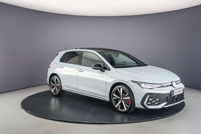 Volkswagen GOLF GTE 1.5 TSI eHybrid 272pk DSG Automaat Panoramadak, Adaptive cruise control, 360 camera, LED matrix koplampen, Head up display, Navigatie, Achteruitrijcamera, Stoelverwarming